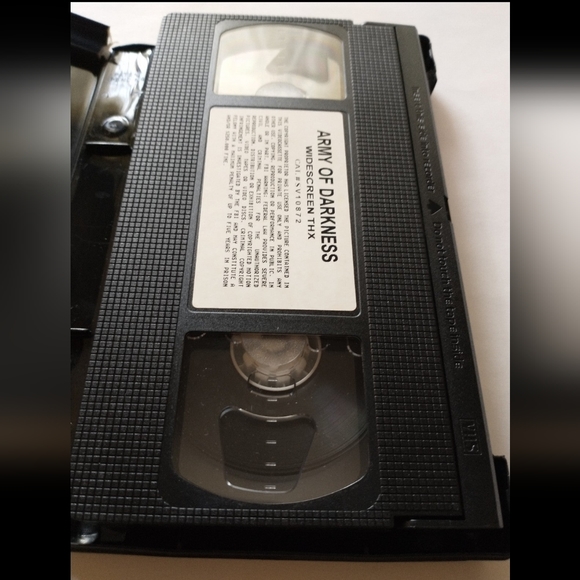 Army Of Darkness Collector's Edition Clamshell VHS Tape - Picture 4 of 7